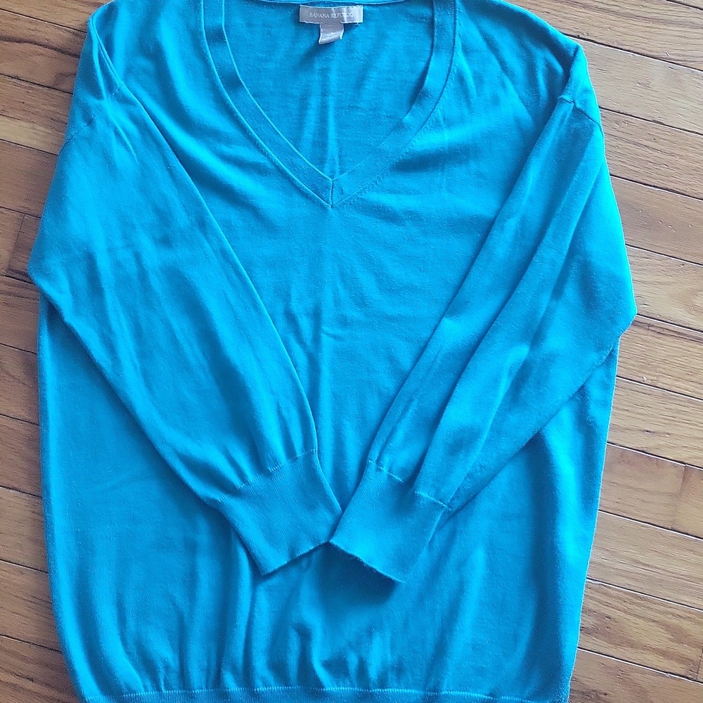Banana Republic Silk V-neck